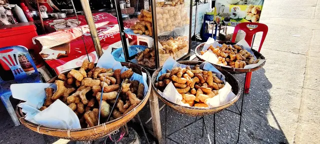 Restaurant ຢູ່ແຈ