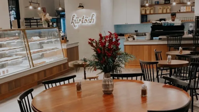 Kürtősh - West End