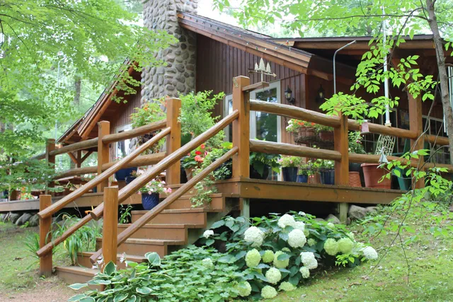 Whispering Pine Lodge