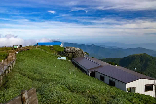 剣山頂上ヒュッテ 本館