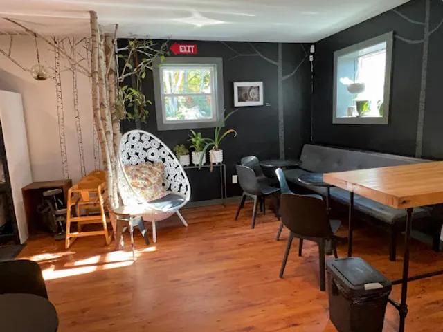 Red Star Cafe & Bakery