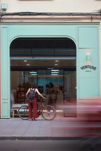 Pastelería Veintiuno Bakery