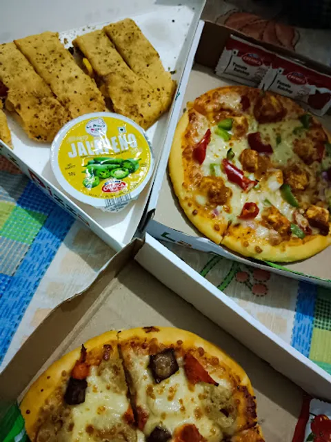 La Pino'z Pizza - Gumtala, Amritsar