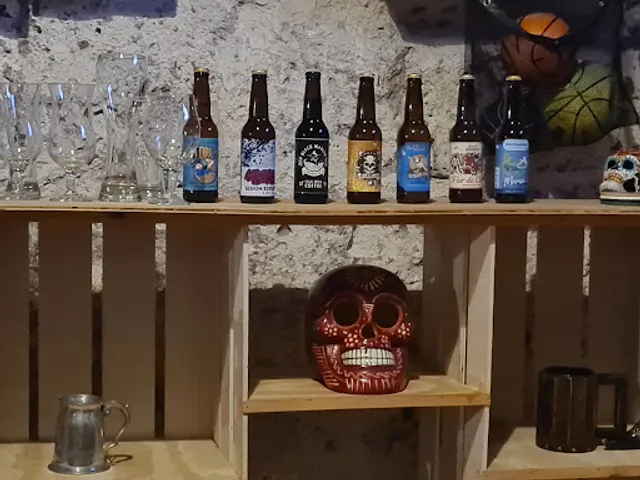 Dali GastroPub & Cervecería