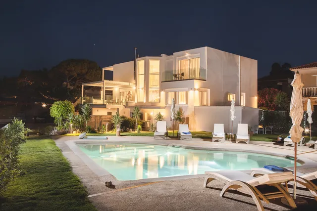 Niki's Villa - Luxury Seaview Villa!