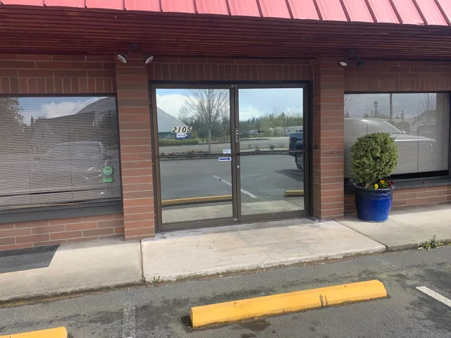 Squirrel's Den Cocktail Bar