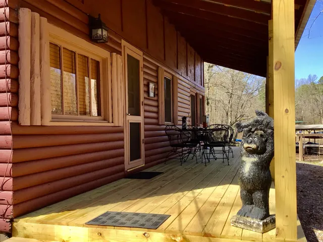 Smith's Lakefront Getaways