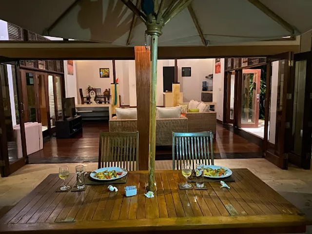 Warung Candidasa Moka