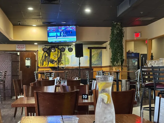 Fish N Tingz Bar & Grill