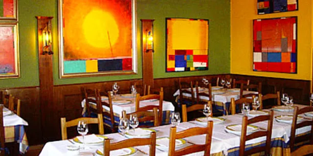 Restaurant "Mr. Chicken"