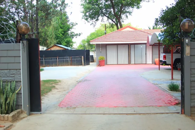 Rizhatch Guest House