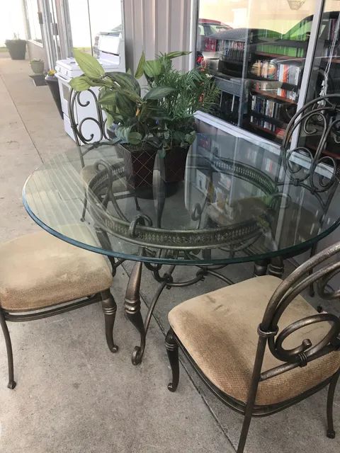 Deals 4 Real Outlet LLC