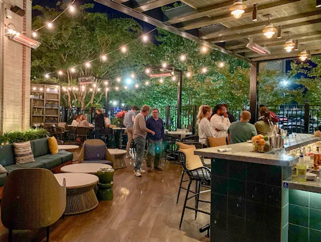 Central Bar + Kitchen