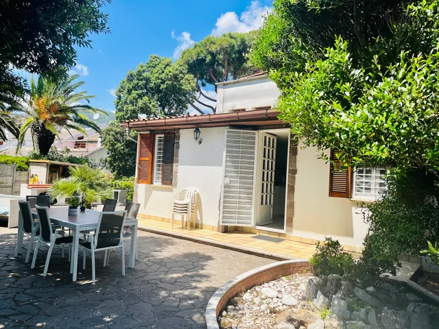 Villa GREG stupenda location sulla spiaggia con accesso diretto al mare