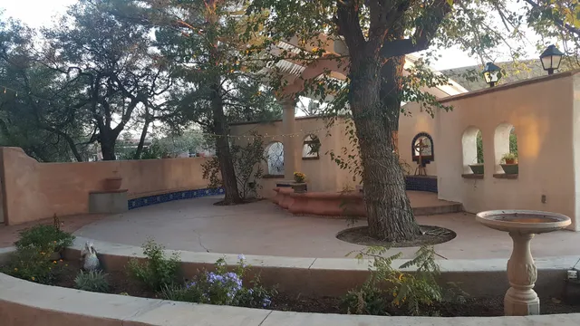 Lundeen Inn Of The Arts