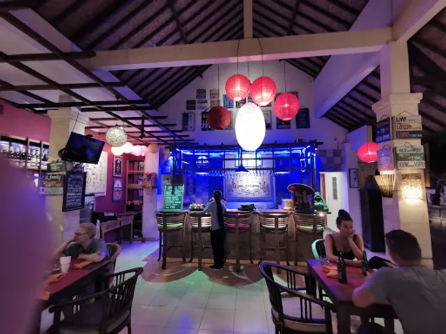 Pazzo Bar & Restaurant