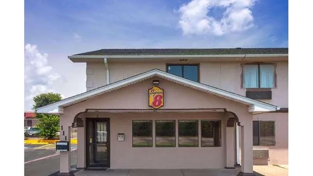 Super 8 by Wyndham Sherman