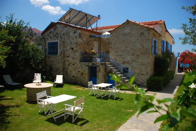 Foça Antik Otel