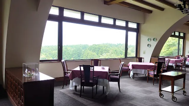 メインダイニングルーム プラ デュ ジュール