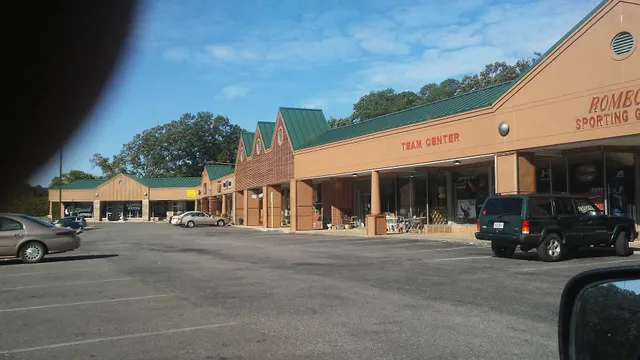 Crestwood Shopping Center