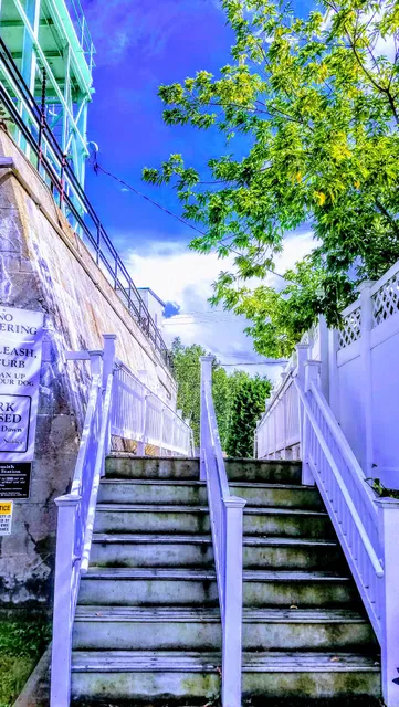 Maureen's Unique Boutique