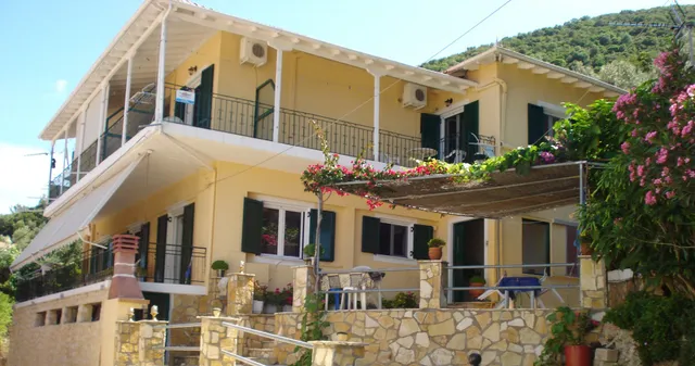 Rania & Ektoras apartment