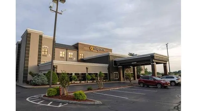 La Quinta Inn & Suites by Wyndham Knoxville East