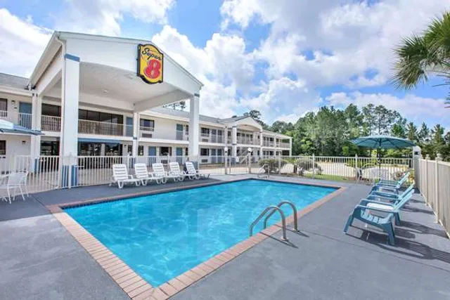 Super 8 by Wyndham Ocean Springs Biloxi