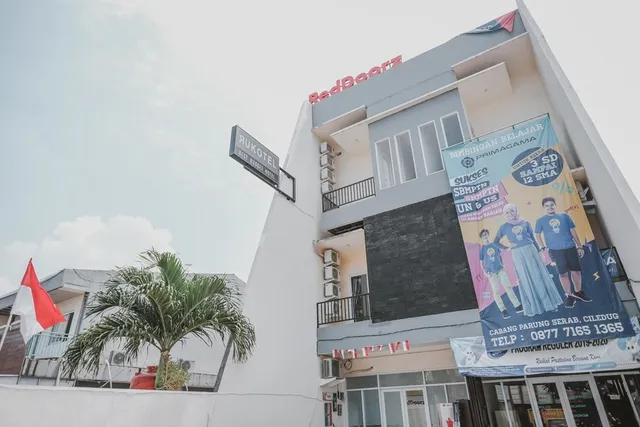 OYO 93584 RukotelNearICE BSD