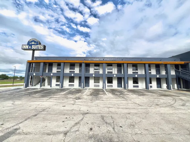 Airport Inn & Suites