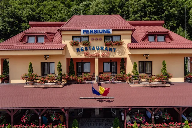 ROUTE 60 Restaurant Pensiune DN1 E60 Ciucea