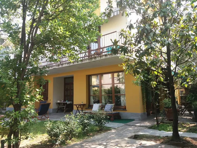 Camere private in moderna casa condivisa