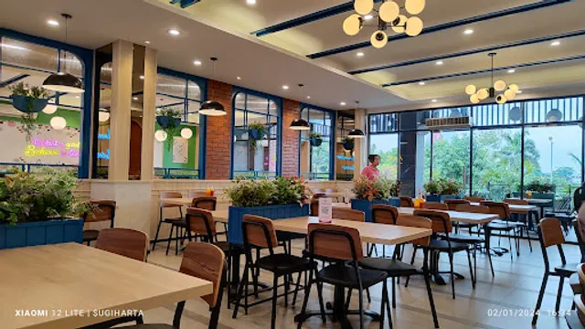 Solaria Danau Sunter