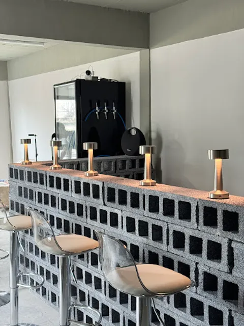 Tale’n Ale - Hidden Bar