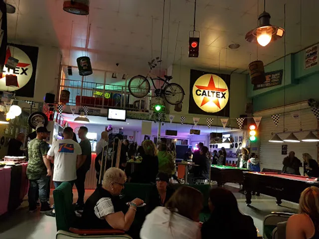 Double Deuce Bar & Billiards