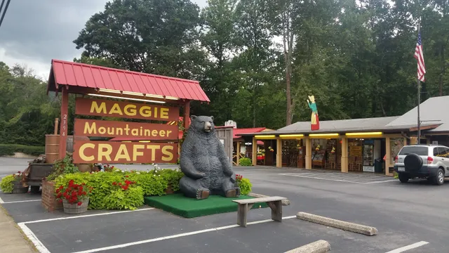 Maggie Mountaineer Crafts