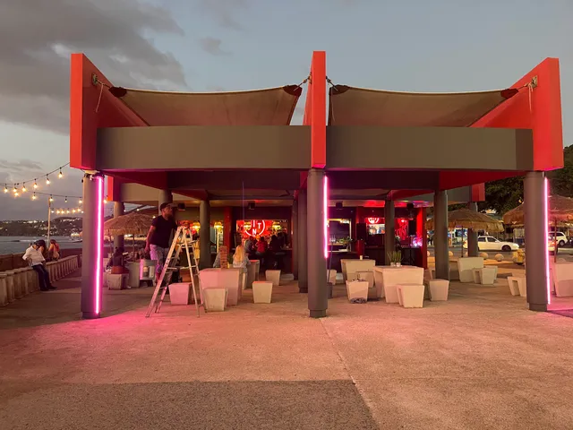 Manta Beach Bar & Restaurant