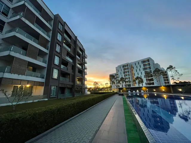 Greenwich South Condominium