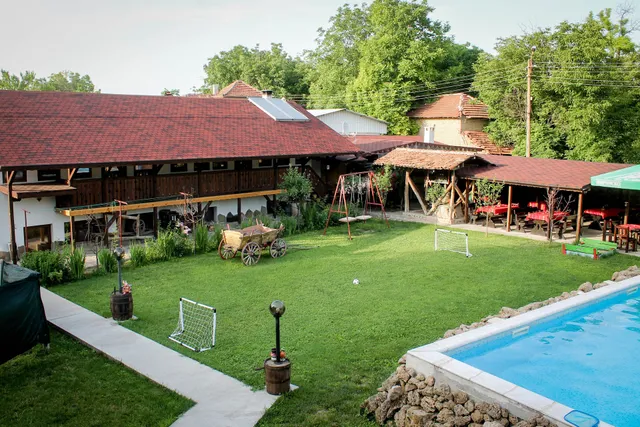 Комплекс "Крушунско ханче"