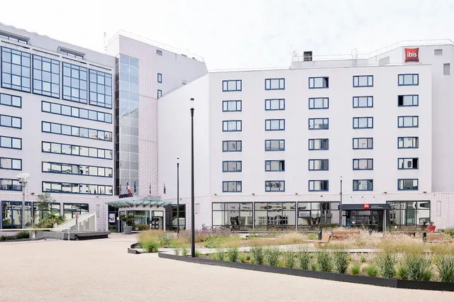 ibis Lyon Gerland Musée des Confluences