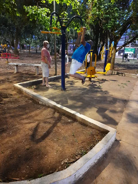 Square Flavio Xavier De Toledo