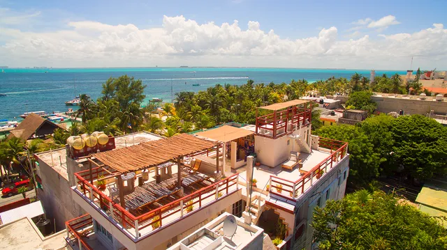 Sol Caribe Apartments & Suites