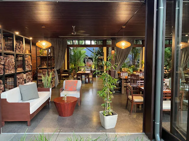 San-ti Restaurant and Bar