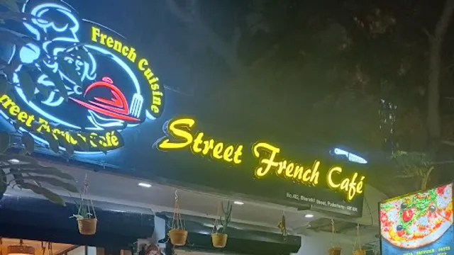 STREET FRENCH CAFE