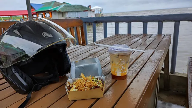 Rojo's Beach Resort and Floating Restaurant