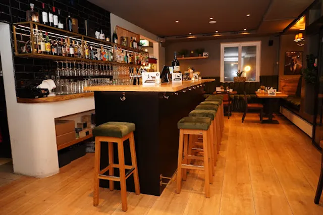 Yushu X American Burger & shake