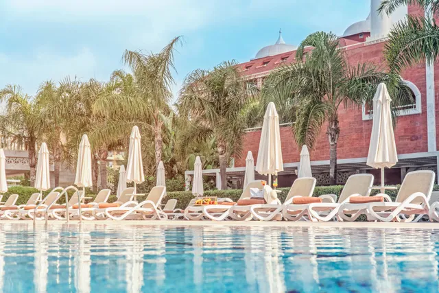 Royal Taj Mahal Hotel