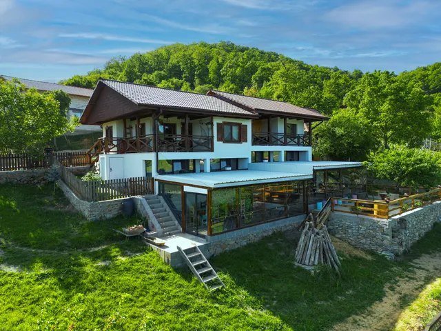 Conacul Fruntea cu Ceru