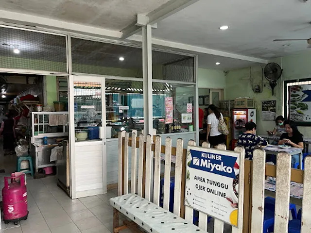 Depot Dahlia Rujak Soto Banyuwangi