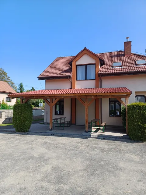 Pension and restaurant U Mnicha